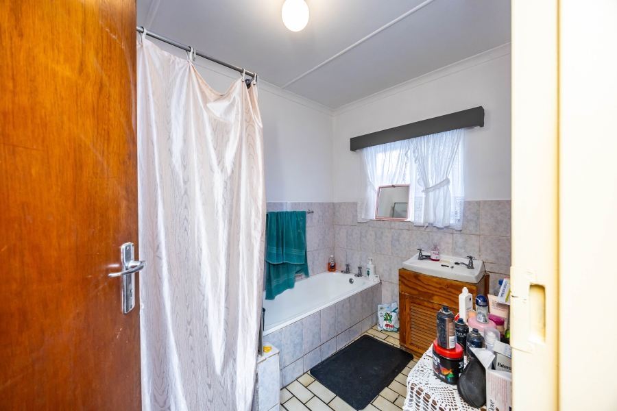 3 Bedroom Property for Sale in Summerpride Eastern Cape